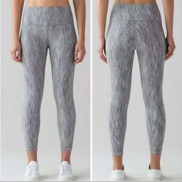 Lululemon Wunder Under Crop HR 2 Arrow Jacquard 4 - Picture 1 of 6